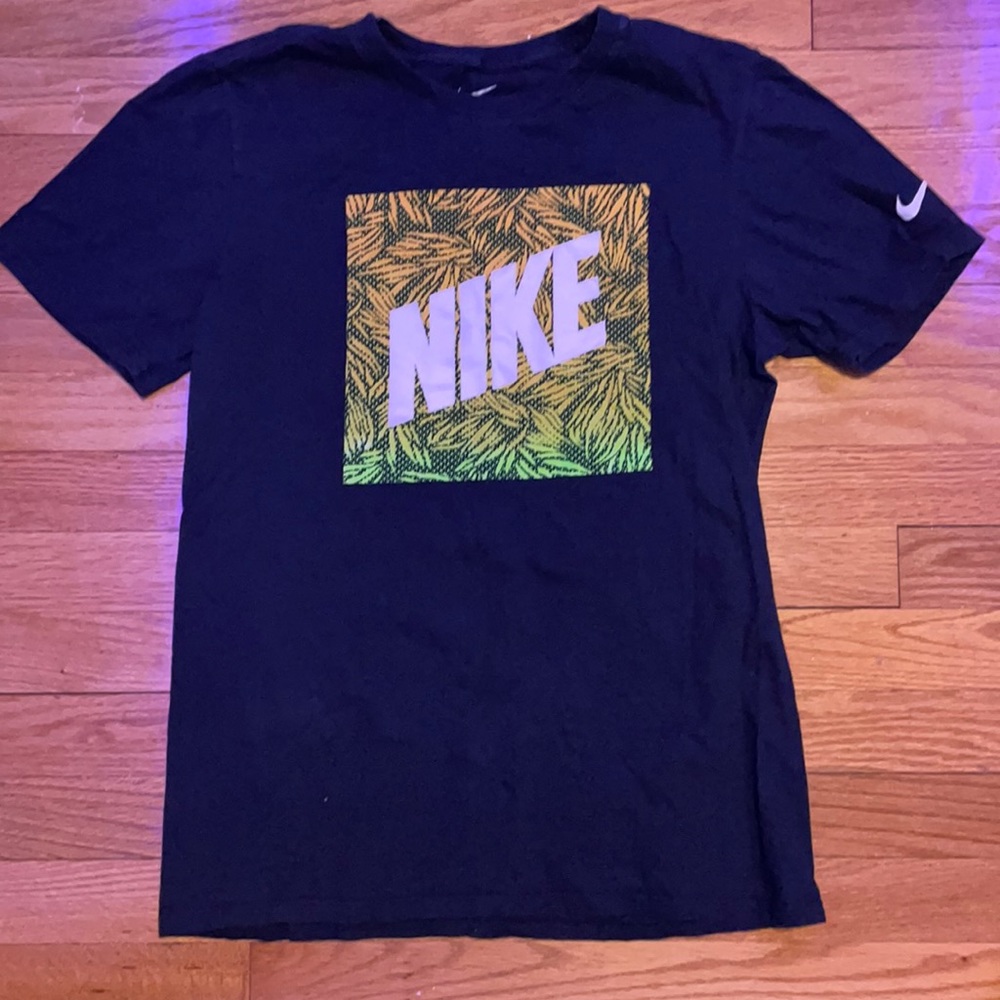 Nike Men’s shirt